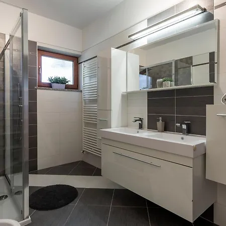 Anavi Mit Privatem Pool Und Grossem Garten *