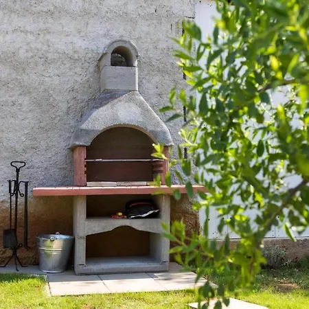 بيت للعطل Anavi Mit Privatem Pool Und Grossem Garten Barban