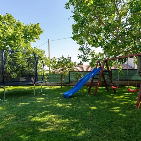 Anavi Mit Privatem Pool Und Grossem Garten بيت للعطل *